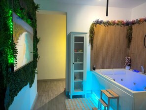 Suite présidentielle | Baignoire à remous privée
