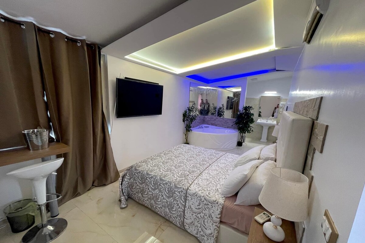 1 soverom, sengetøy av topp kvalitet, memory foam-senger og minibar