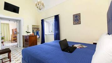 1 camera, Wi-Fi, lenzuola