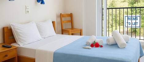 2 bedrooms, iron/ironing board, travel cot, WiFi