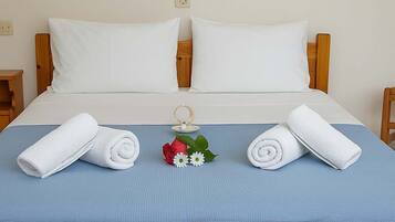 2 habitaciones, tabla de planchar con plancha, cuna de viaje y wifi