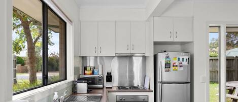 Fridge, microwave, oven, stovetop