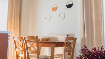 House | 1 bedroom, desk, soundproofing