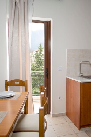 Apartment | 1 bilik tidur, meja, kalis bunyi 