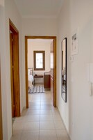 1 habitación, escritorio y sistema de insonorización 