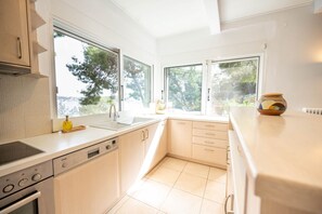 House | 4 bedrooms, desk - Aeraki Villa at Heraion Lagoon (Loutraki-Agioi Theodoroi)