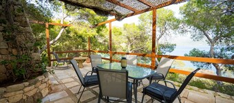 Aeraki Cottage at Heraion Lagoon