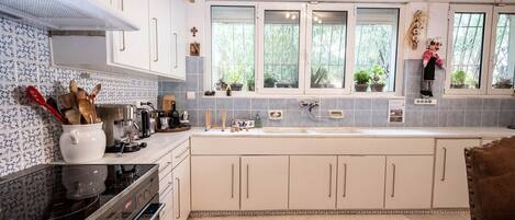 Villa | 4 slaapkamers, een bureau