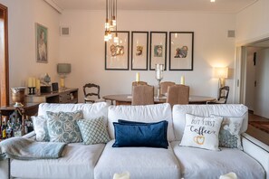 4 bedrooms, desk - Bellavista Villa at Heraion Lagoon (Loutraki-Agioi Theodoroi)