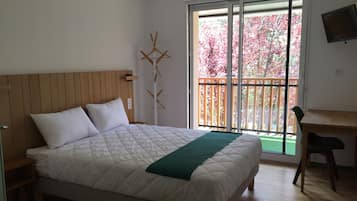 Soundproofing, iron/ironing board, free WiFi
