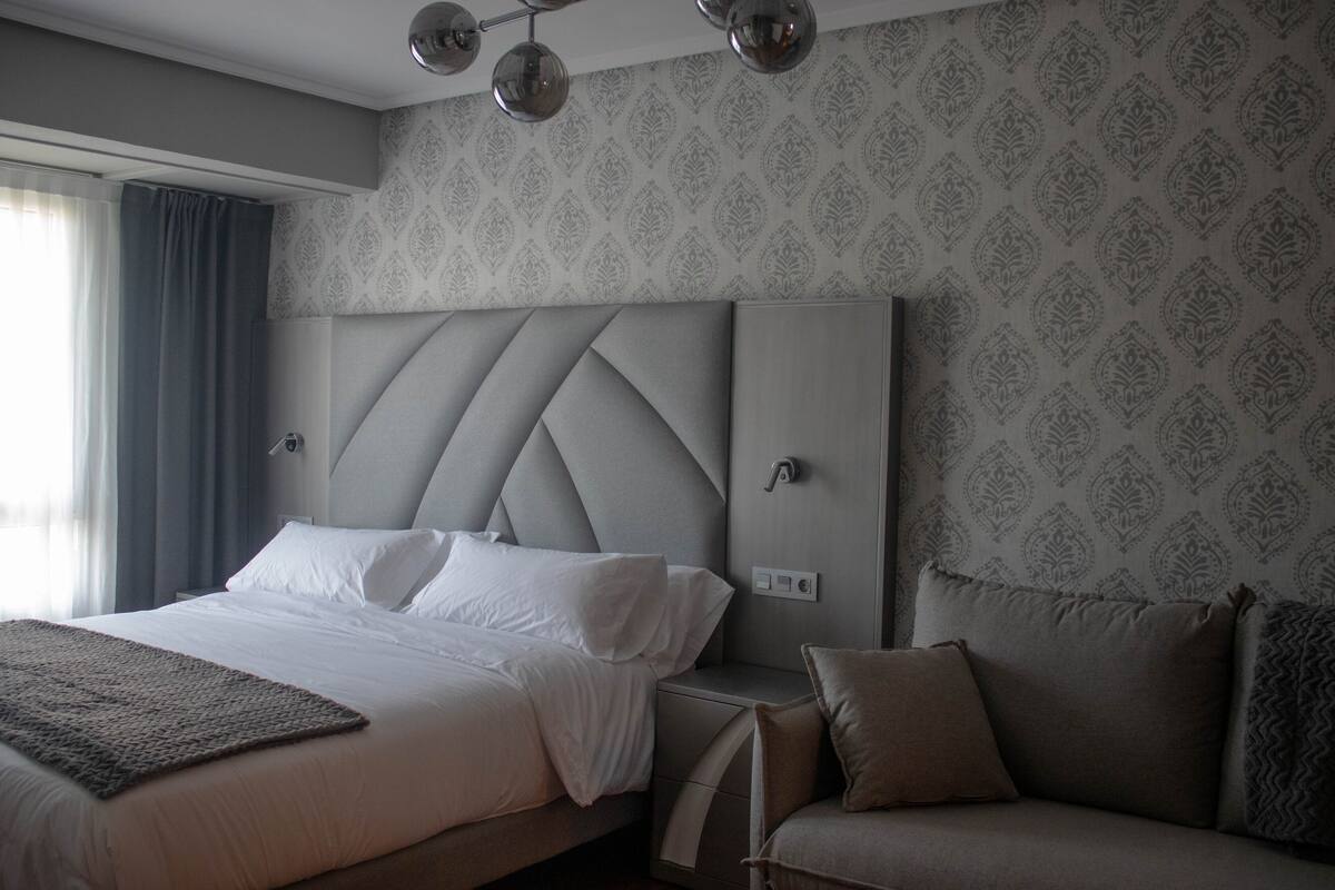 Comfort Quadruple Room | Desk, laptop workspace, WiFi (free)