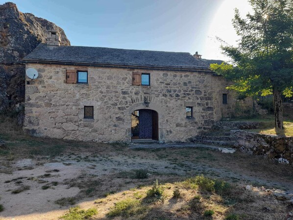 Exterior - LA GRANGE - CAUSSENARDE HOUSE (Fraissinet-de-Fourques)