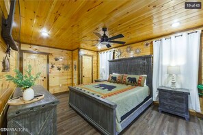 3 soverom, strykejern/-brett, reiseseng for barn og wi-fi (inkludert)