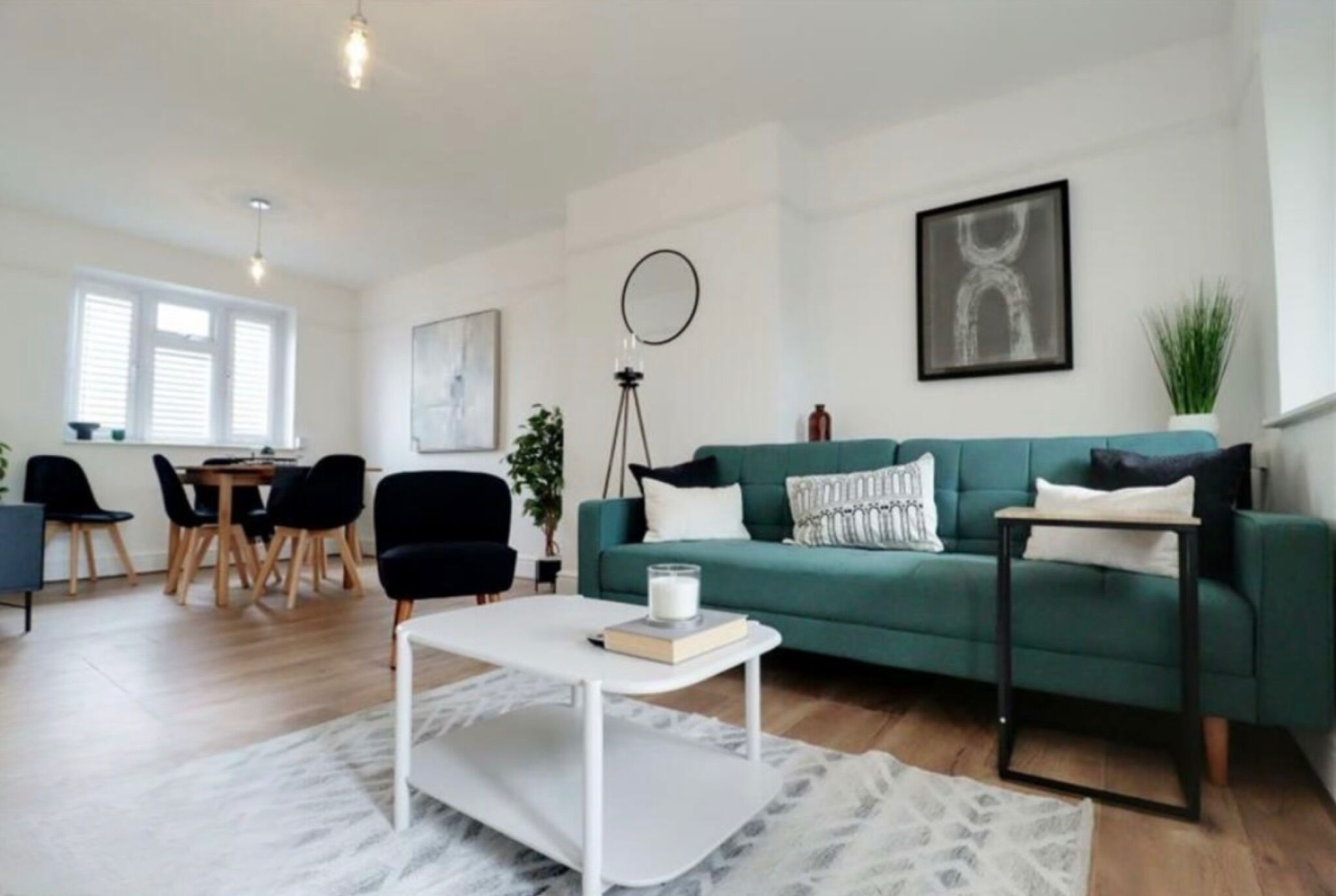 Living Room / Lounge