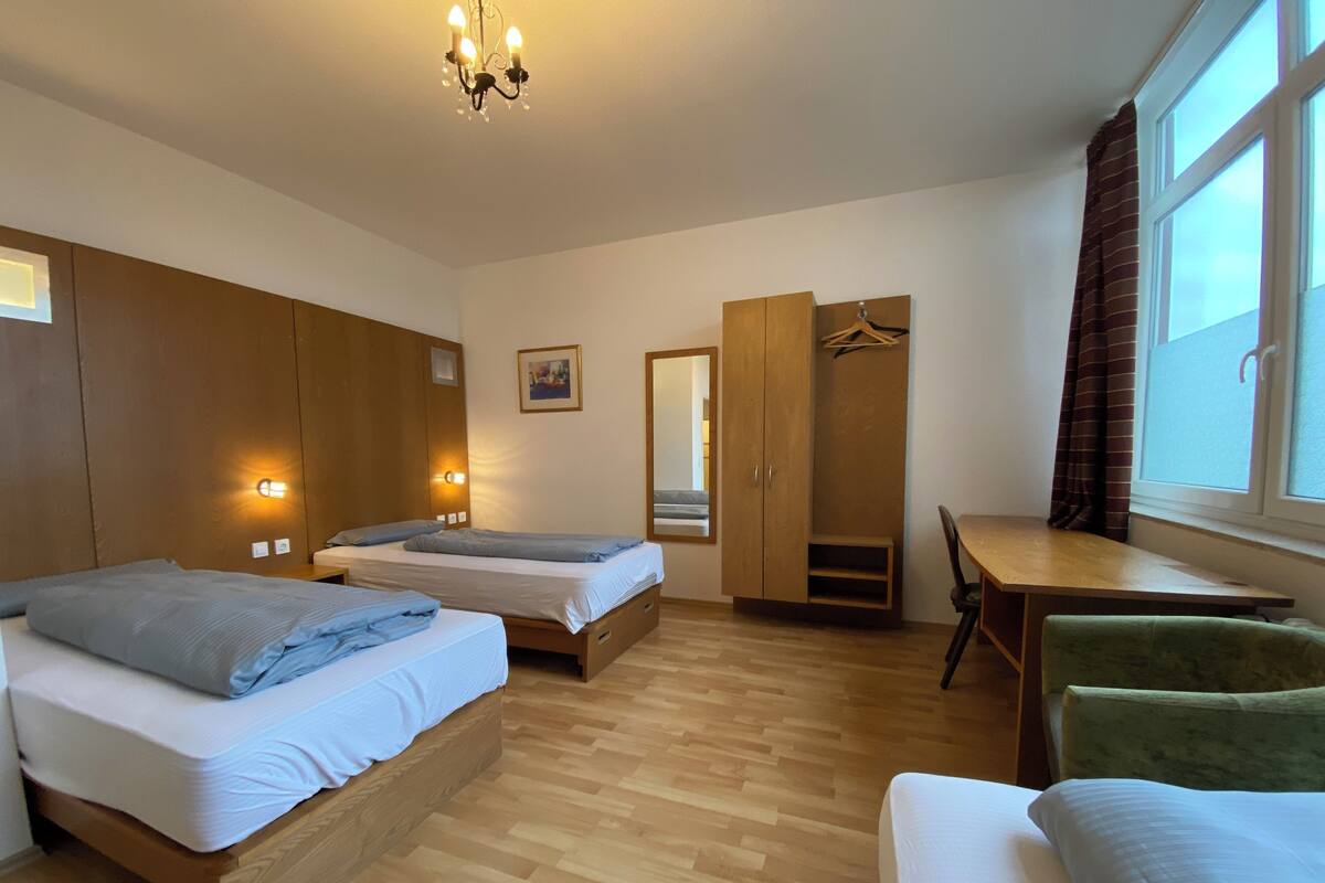 Basic Condo, 5 Bedrooms, Non Smoking, Kitchen | 5 bedrooms, iron/ironing board, free WiFi