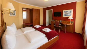 Comfort Double Room, 2 Double Beds, Park View | Desk, soundproofing, iron/ironing board, free WiFi