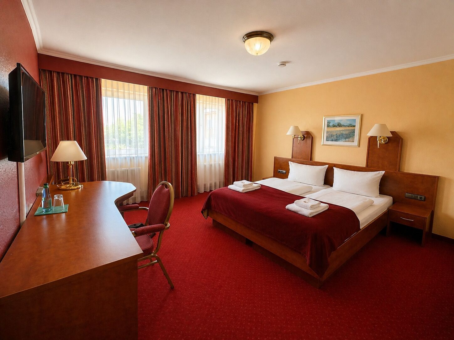 Comfort Double Room, 2 Double Beds, Park View | Living area