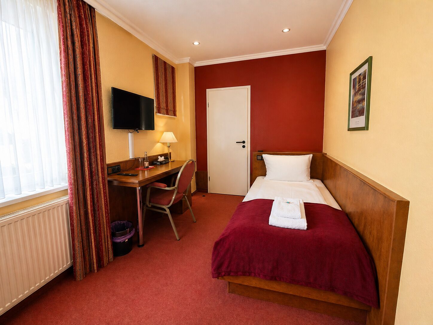 Standard Single Room | Desk, soundproofing, iron/ironing board, free WiFi