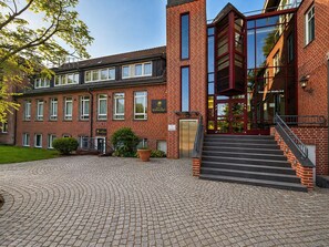Exterior - Hotel Schwarzenbek (Schwarzenbek)