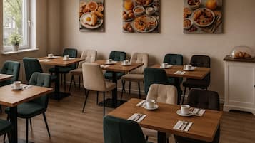 Bữa sáng buffet hàng ngày với phụ phí nhỏ