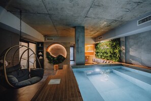 Una piscina techada