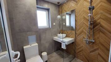 Apartment, 2 Bedrooms | Bathroom