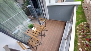 Apartamento, 2 habitaciones | Balcón