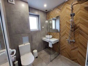 Apartamento, 2 habitaciones | Baño