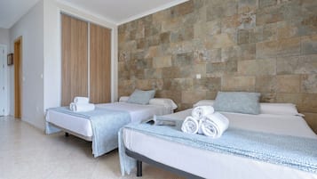 Studio, Balcony | Living area