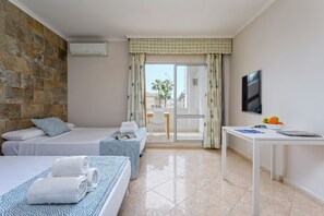 Studio, balkon | Woonruimte