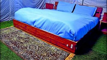 Barraca superluxo, aceita animais de estimação, vista para o vale | Roupa de cama