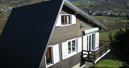 Chalet vallée d'Ossau (64) 5mn à pied centre du village de Laruns - 8 personnes