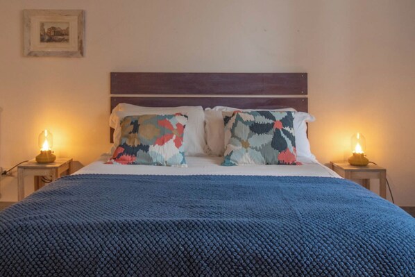 2 habitaciones, tabla de planchar con plancha, wifi y ropa de cama