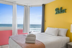 Deluxe Studio, Beach View - Top of the Gulf by Book That Condo (Panama City Beach)