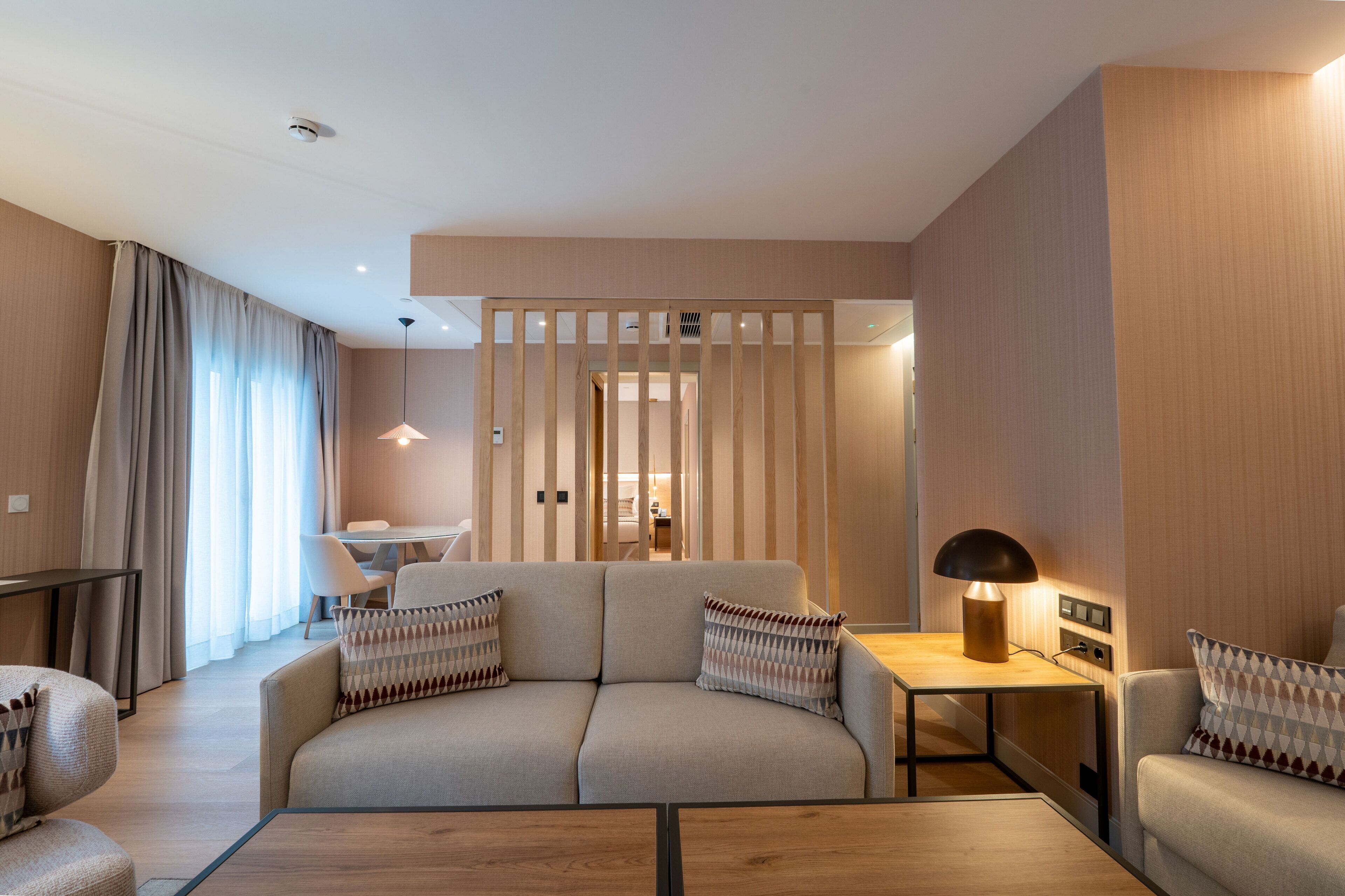 Junior Suite, 1 Bedroom | Minibar, in-room safe, desk, laptop workspace