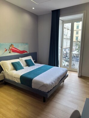 In-room safe, desk, laptop workspace, blackout curtains - Astoria Napoli Centrale (Naples)