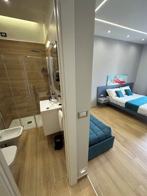 Caja fuerte, escritorio, espacio para trabajar con un portátil