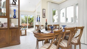 Villa | Dining - Villa in Spain Near Sandy Beach (Palafrugell)