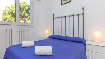 Villa | 3 bedrooms, iron/ironing board