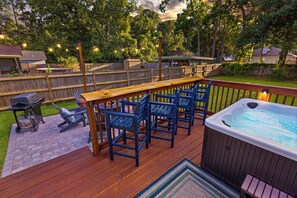 Terrace/patio - Hot Tub • Fire Pit • Nespresso • Vinyl • Peaceful & Cozy Niceville Retreat (Niceville)
