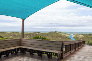 Property grounds - Isle of Dreams: Almost Oceanfront 4 Bedrooms 4 Baths Atlantic Beach (Atlantic Beach)