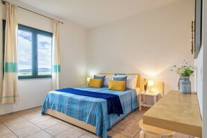 2 chambres, fer et planche Ă repasser, Wi-Fi gratuit, draps fournis