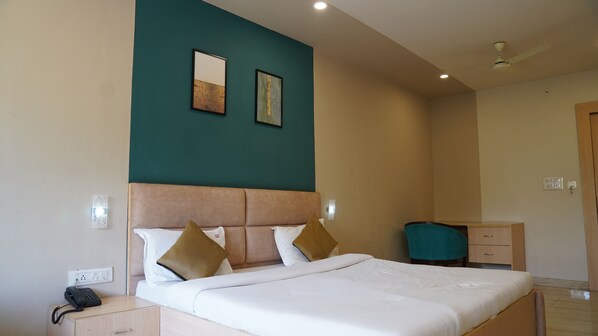 Luxury Room, Air conditioning, City View