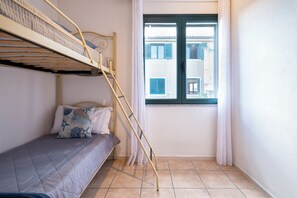 2 chambres, fer et planche à repasser, accès au Wi-Fi (inclus)