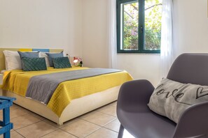2 slaapkamers, een strijkplank/strijkijzer, gratis wifi, beddengoed
