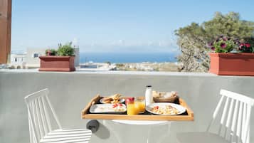 Deluxe Suite, Sea View | Terrace/patio