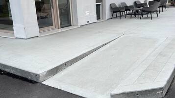 Room, 1 Bedroom | Property entrance