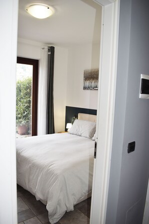 Appartement, balcon, vue sur le lac | 1 chambre, accès au Wi-Fi (inclus)