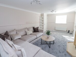Living area - 9 Beckett Close (Colwyn Bay)