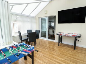 Cottage | Game room